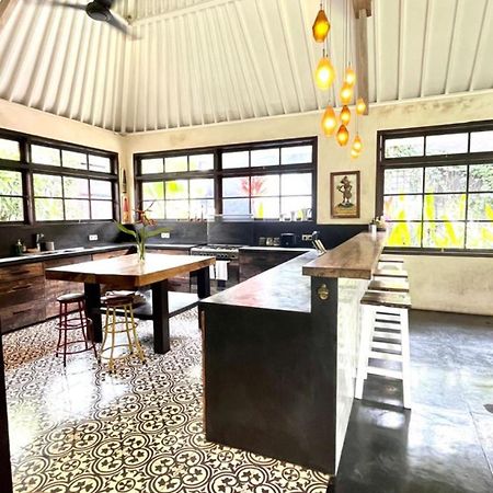 Holiday Beautiful Villa 4 Bedroom Garden View Canggu Exterior photo
